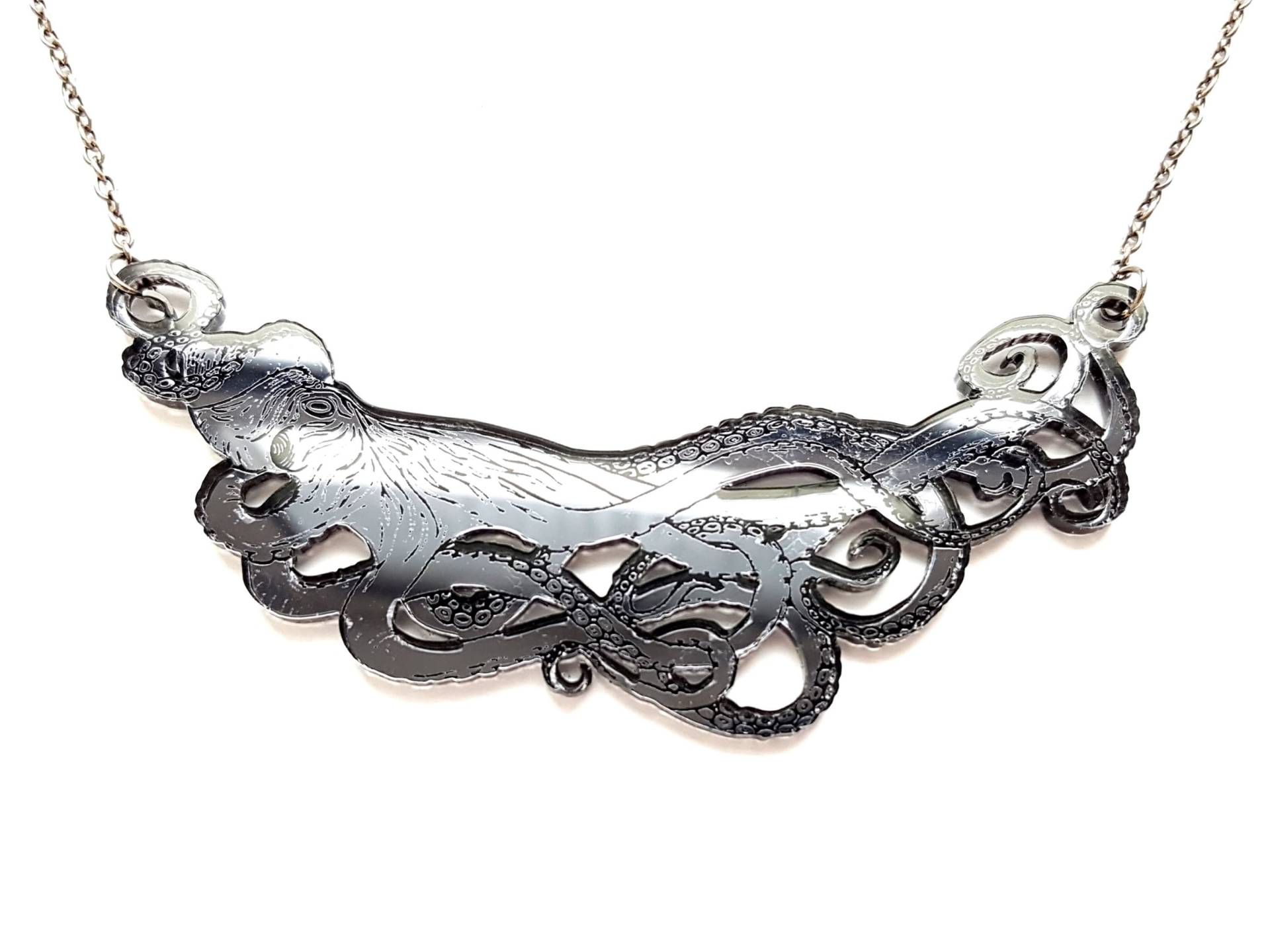 Oktopus-Halskette Aus Kühlem, Stahlverspiegeltem Acryl Oktopus-Halskette Aus Kühlem, Stahlverspiegeltem Acryl von obscenerie
