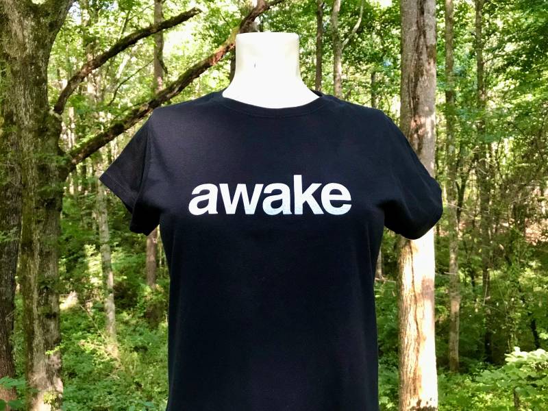 Awake - Original Design Damen Siebdruck T-Shirt Handbedrucktes Grafik Typografie von obviousworld
