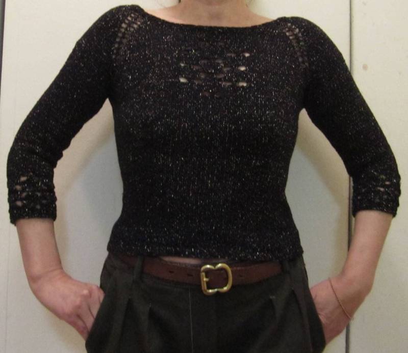 Schwarzes Und Goldenes Handgestrickt Mit Spitzenakzenten - Größe Xs/S Enge Passform von odaliv