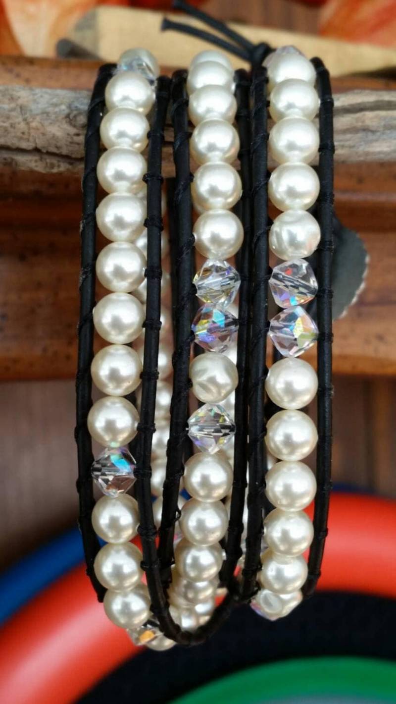 Dreifach Gewickeltes Lederperlenarmband/Abweichend Vom Perlenarmband Neosho/Swarovski Kristall/Schwarzes Leder/Elegante Rustikale Boho Perle/Cremige von offbeadinpathneosho