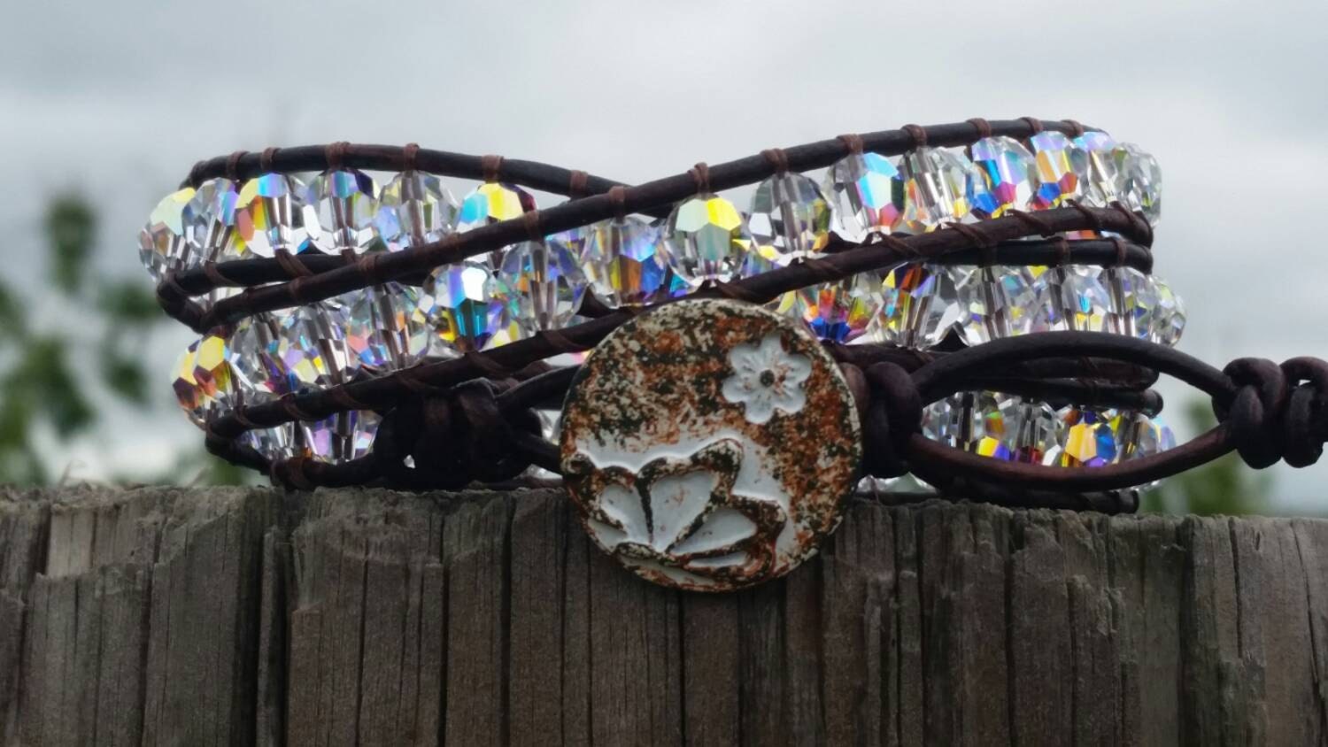 Leder Doppelwickelarmband/Swarovski Kristall/Weiches Lederband/Rustikales Funkeln/Mit Viel Liebe Und Guter Energie Hergestellt/Off The Beadin Path von offbeadinpathneosho