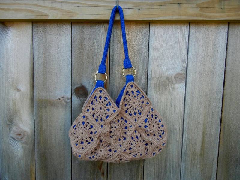 Handgemachte Häkeltasche Oma Square Delia Handgemachte Häkeltasche Oma Square Delia von offtheskeinstyle