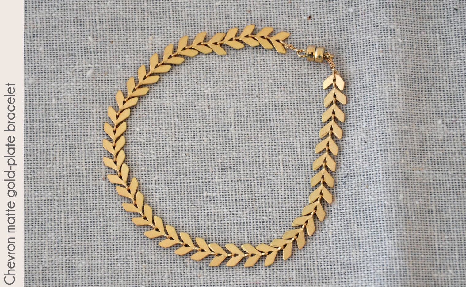 Chevron Kettenmatte Gold-Platte Armband Chevron Kettenmatte Gold-Platte Armband von ofgoodcheer