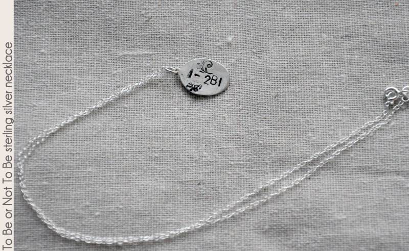 To Be Or Not Gestempelter Sterling Silber Anhänger & Halskette To Be Or Not Gestempelter Sterling Silber Anhänger & Halskette von ofgoodcheer