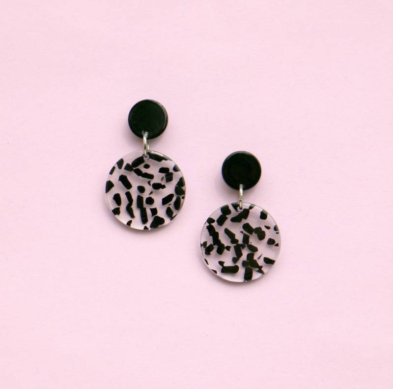 Acryl Ohrringe Black Sprinkles von ohfunky