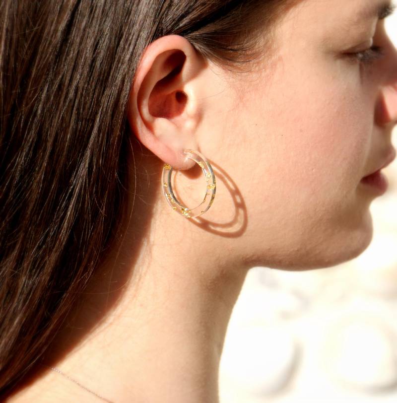 Creolen Aus Acryl Durchsichtig Mit Goldflocken von ohfunky