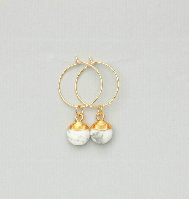 Creolen Gold Mit Howlith Tropfen Anhänger von ohfunky