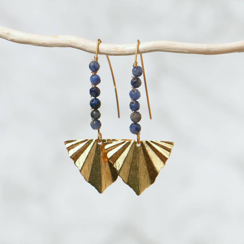 Fächer Hängeohrringe Mit Edelsteinperlen von ohfunky