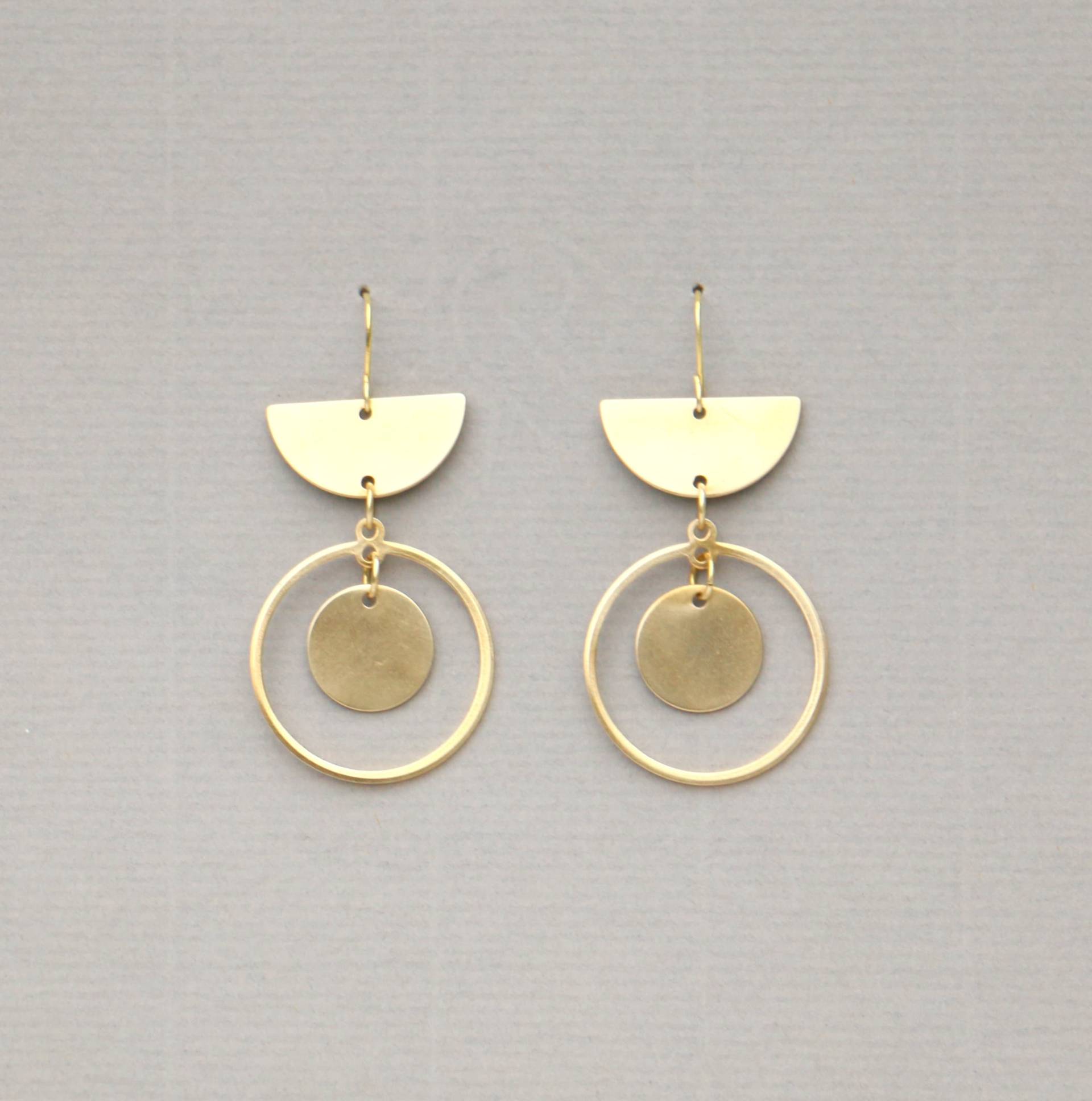 Hängende Messing Statement Ohrringe von ohfunky