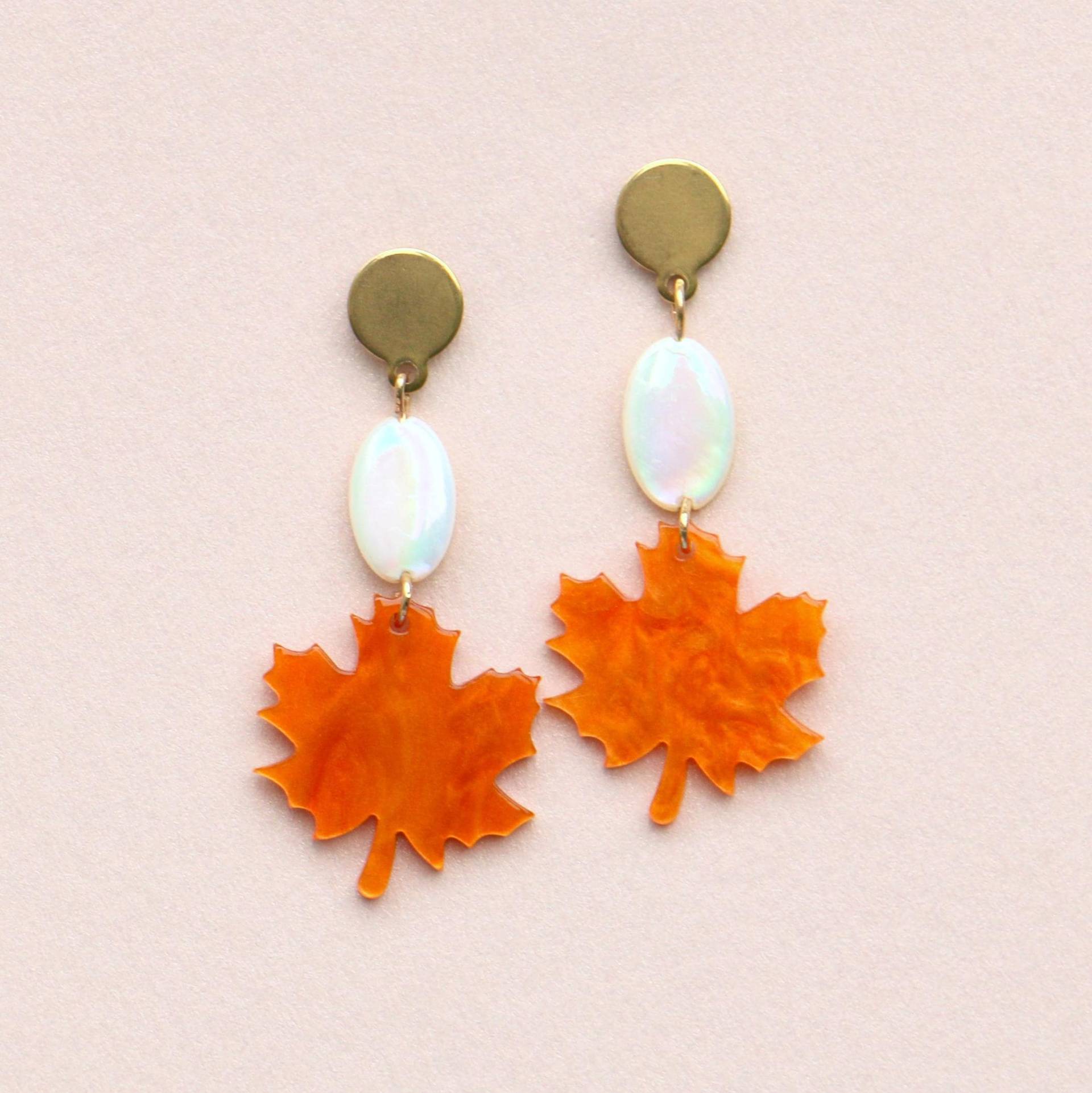 Hängende Ohrringe Ahornblatt Mit Perlmutt von ohfunky