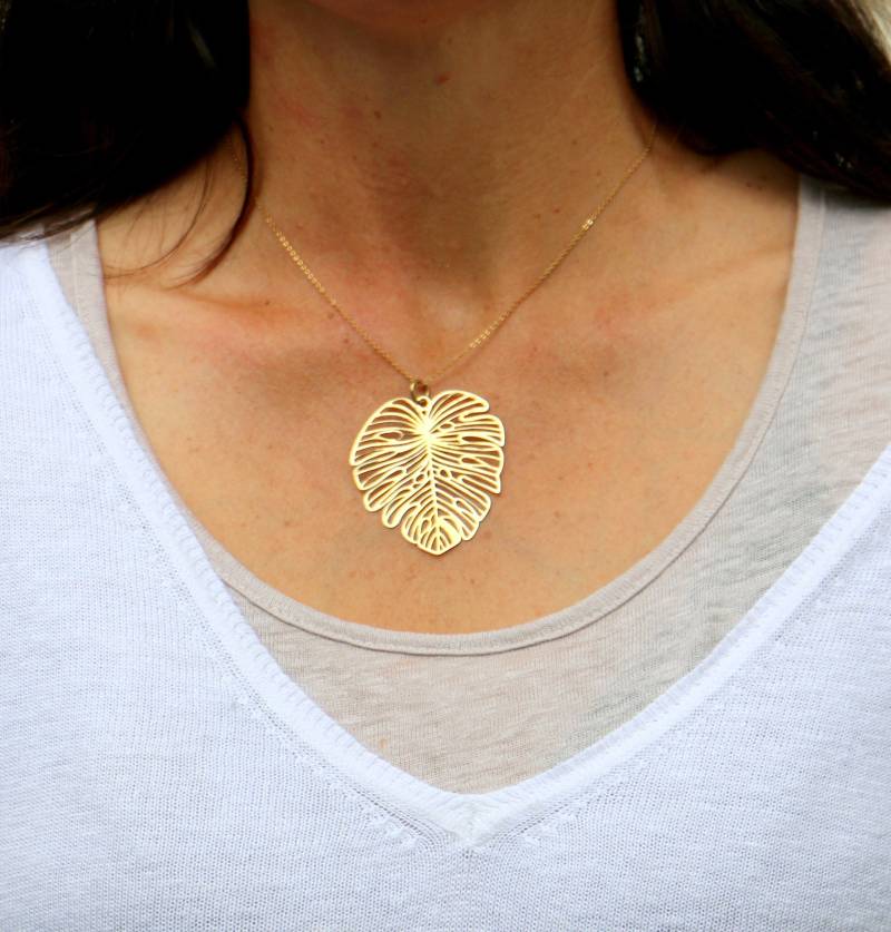 Halskette Aus Messing Mit Monstera Blatt Anhänger von ohfunky