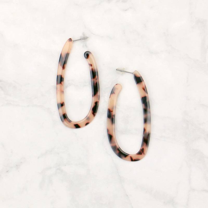 Länglich Ovale Ohrringe Aus Cellulose Acetat Mit Schildpatt Muster von ohfunky