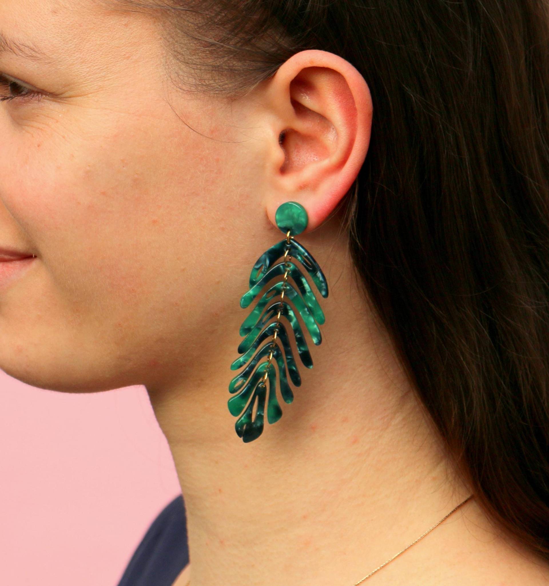 Lange Grüne Blatt Hängeohrringe von ohfunky