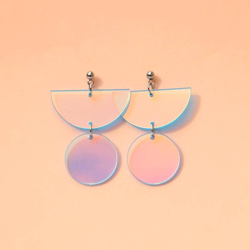 Spiegelnd Irisierende Hängeohrringe Aus Acryl von ohfunky