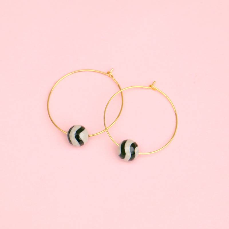 Vergoldete Creolen Mit Einzelner Achat Perle von ohfunky