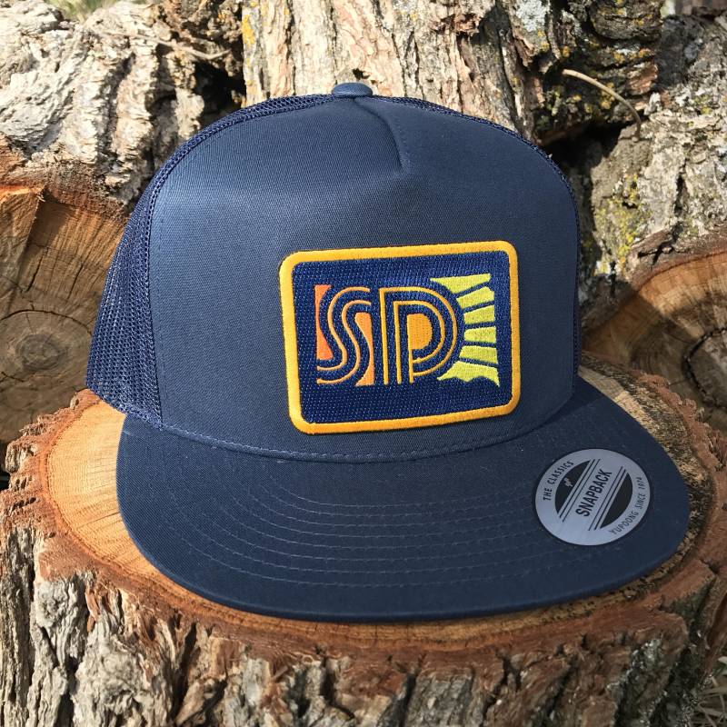 Navy South Dakota Flat Bill Cap - Retro Sd Sunset Patch Snapback von ohgeezdesign