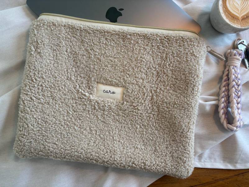 Notebook Hülle Aus Teddy Stoff - Handgemachte Laptop Tasche Z.b. Für 13"/15" Macbook Air/Pro Weich Gepolstert & Personalisierbar Notebook Hülle Aus Teddy Stoff - Handgemachte Laptop Tasche Z.b. Für 13"/15" Macbook Air/Pro Weich Gepolstert & Personalisierbar von ohliebs