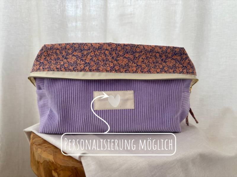 xl Kosmetiktasche Lila Cord - Große Schminktasche Kulturtasche Cordtasche Mit Blumenfutter Reise Organizer Personalisierbar xl Kosmetiktasche Lila Cord - Große Schminktasche Kulturtasche Cordtasche Mit Blumenfutter Reise Organizer Personalisierbar von ohliebs