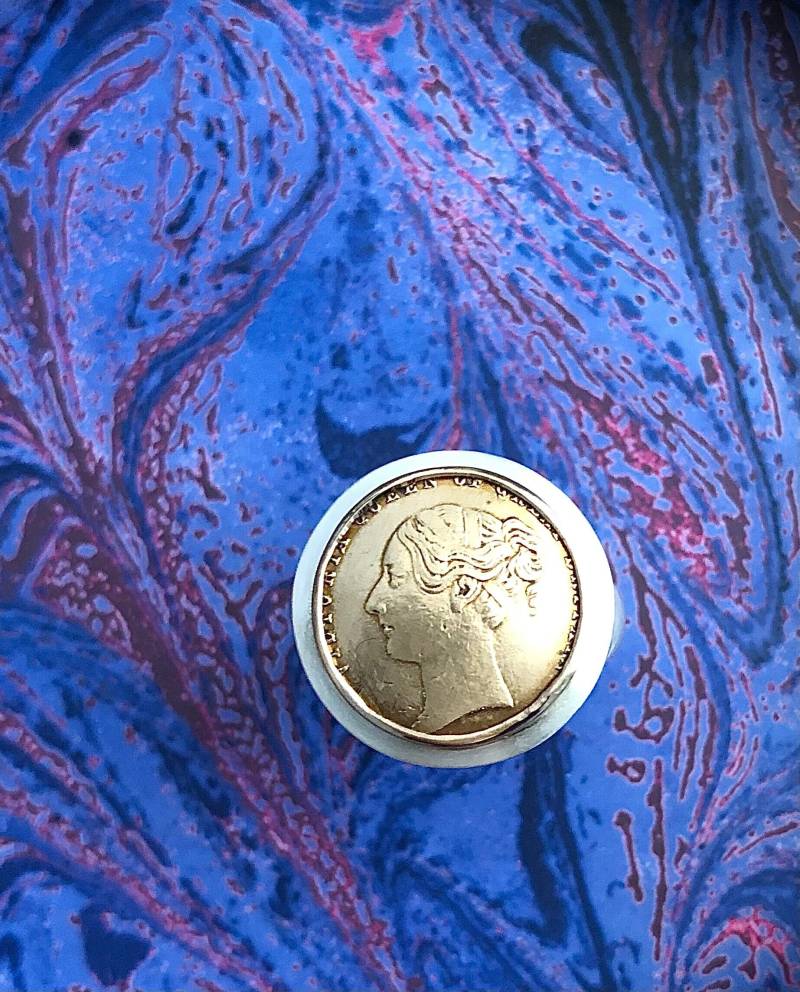 Silberring Mit Alter Münze Queen Victoria Gefasst in 750 Gelbgold von ojuna