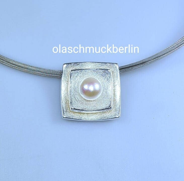 Handgefertigter Silberanhänger Mit Süßwasserperle von olaschmuckberlin