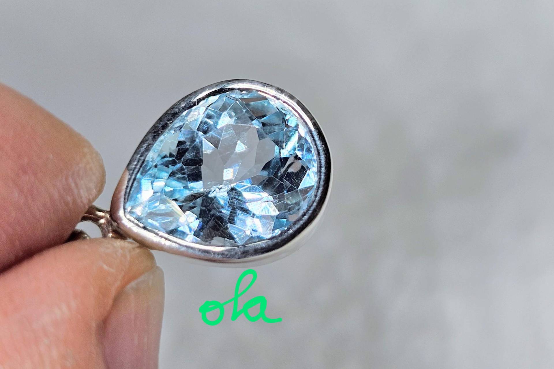 Handgefertigter Silberanhänger Mit Topaz von olaschmuckberlin