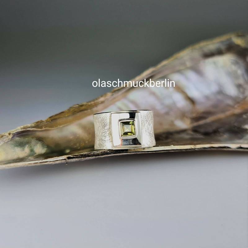 Handgefertigter Silberring Mit Peridot | Norwegen von olaschmuckberlin