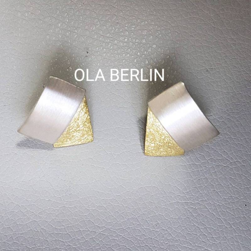 Mattierte Handgefertigte Silberohrstecker Mit 18 Karat Teilvergoldung Mattierte Handgefertigte Silberohrstecker Mit 18 Karat Teilvergoldung von olaschmuckberlin