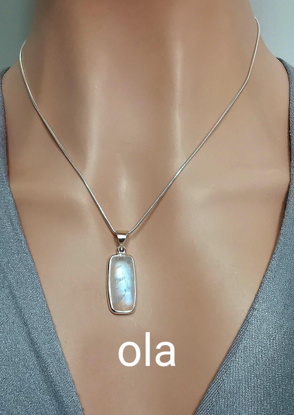 Silber Anhänger Mit Mondstein von olaschmuckberlin