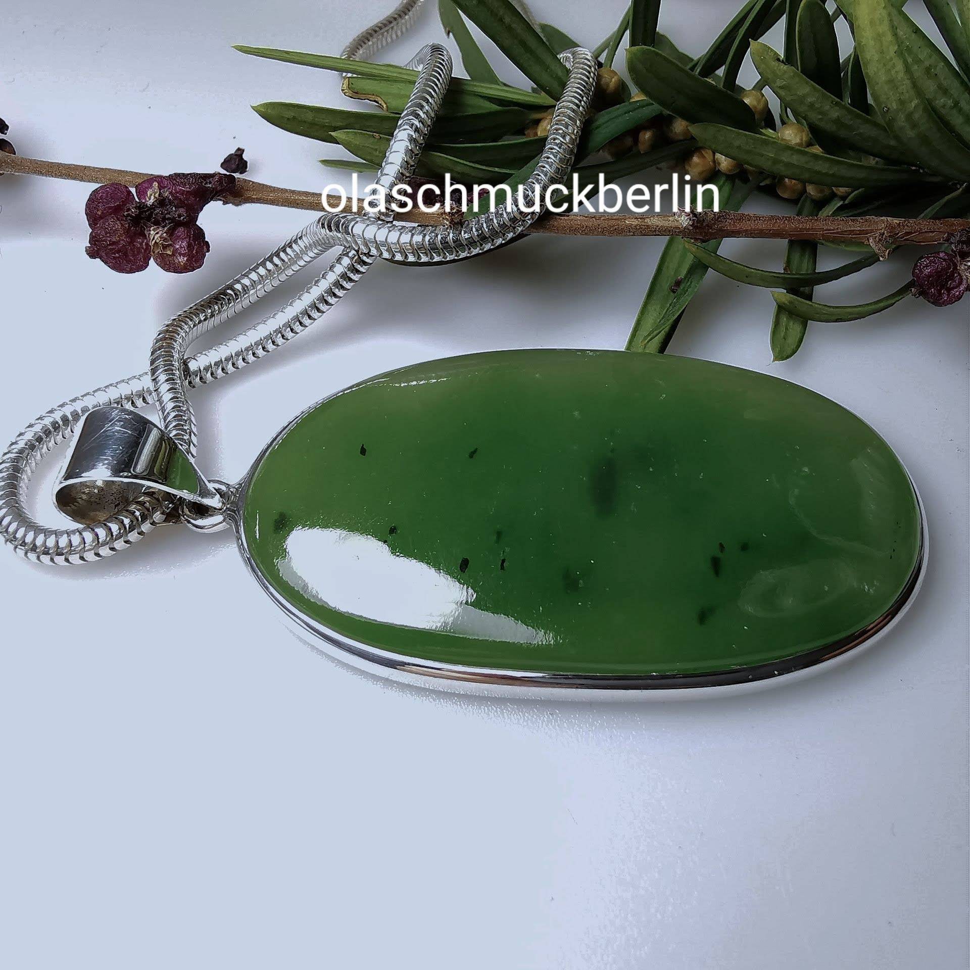 Silberanhänger Mit Jade // 2, 4 von olaschmuckberlin