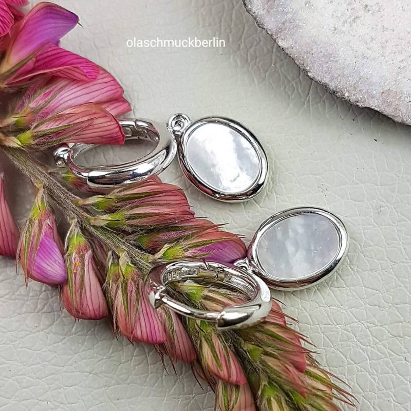 Silbercreolen Mit Perlmutt von olaschmuckberlin