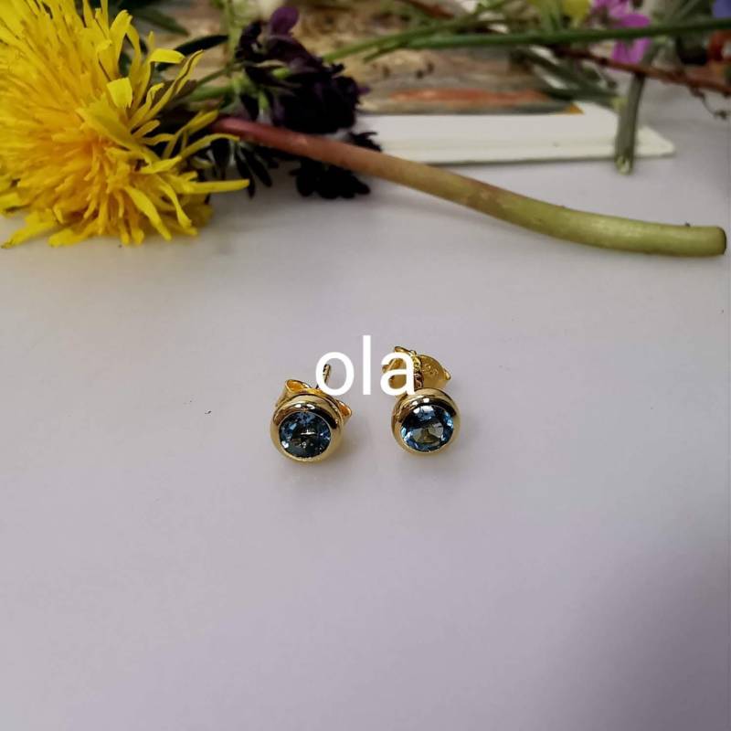 Silberohrstecker Mit Swiss Blue Topas | Vergoldet von olaschmuckberlin