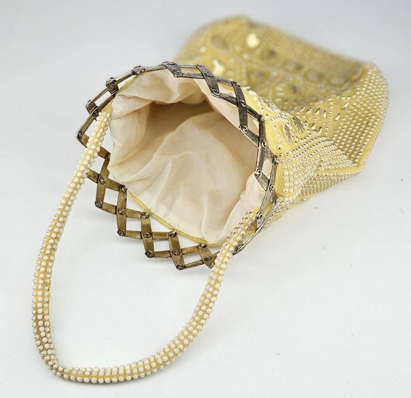 Tasche Handtasche Portemonnaie Schminktasche Clutch Goldfarben Perlen Zieharmonika Tasche Handtasche Portemonnaie Schminktasche Clutch Goldfarben Perlen Zieharmonika von oldcamerasandmore