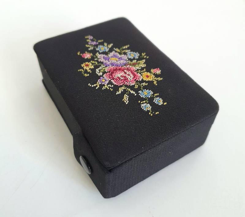 Zigarettenetui Etui Für Zigaretten Gobelinstickerei Gobelin Vintage Retro Zigarettenetui Etui Für Zigaretten Gobelinstickerei Gobelin Vintage Retro von oldcamerasandmore