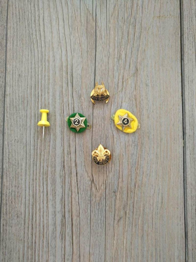 Jahrgang Boy Scouts Pins 50Er/60Er Jahre Alle 4 Jahrgang Boy Scouts Pins 50Er/60Er Jahre Alle 4 von oldenewsvintage