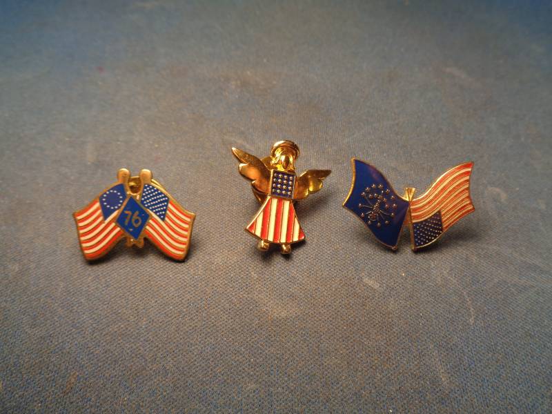 3 Vintage Schmetterlings-Kupplungs-Pins. Usa von oldies2treasure
