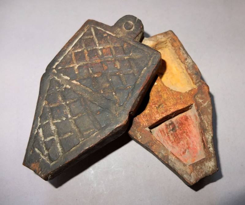 Alte Holzkiste Mit Blättern, Nepal von oldmaya