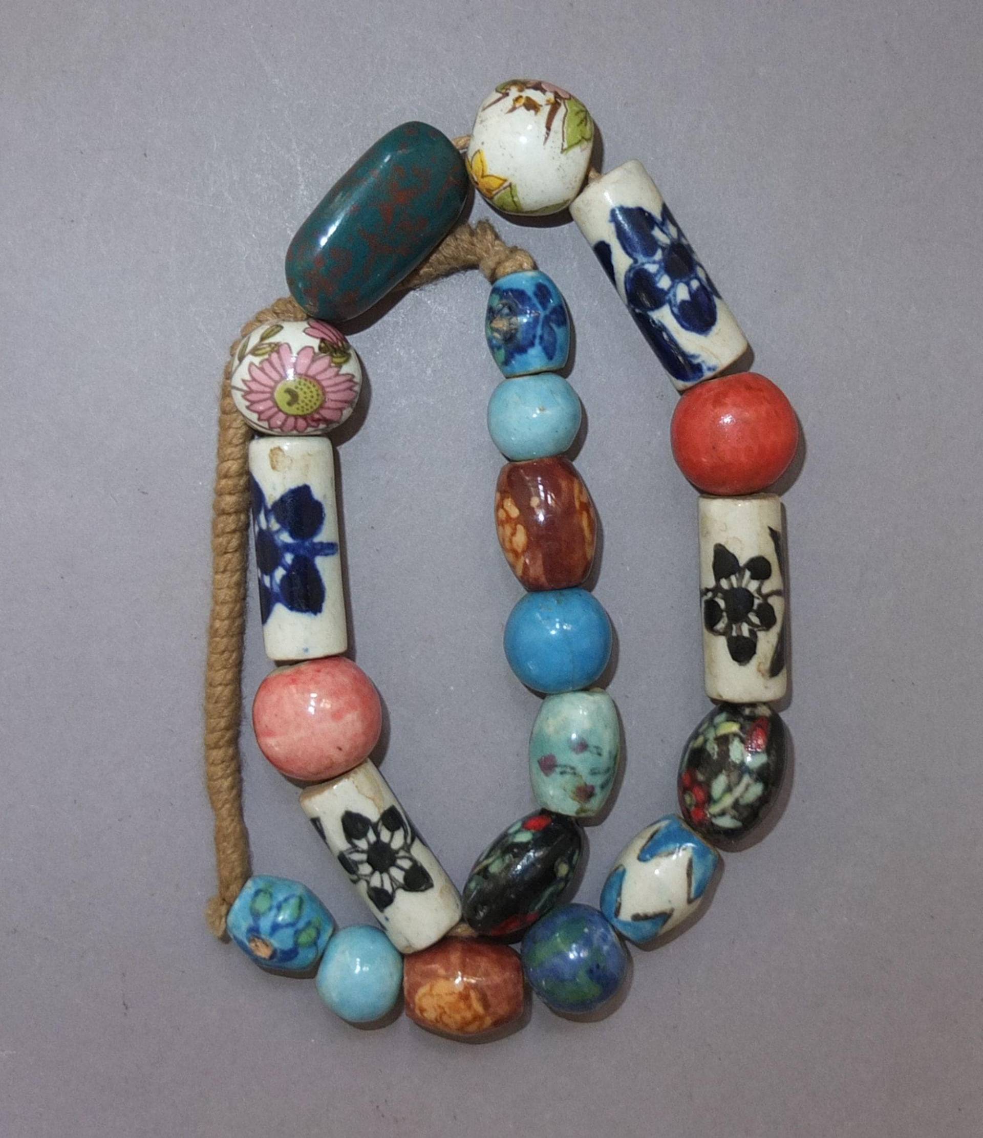 Folklore Halskette, Handgemachte Keramik Nepalperlen, Stammesschmuck von oldmaya