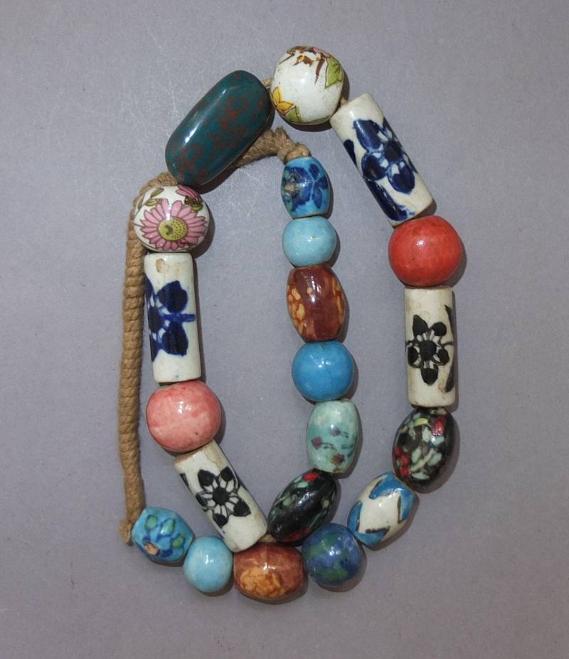 Folklore Halskette, Handgemachte Keramik Nepalperlen, Stammesschmuck von oldmaya
