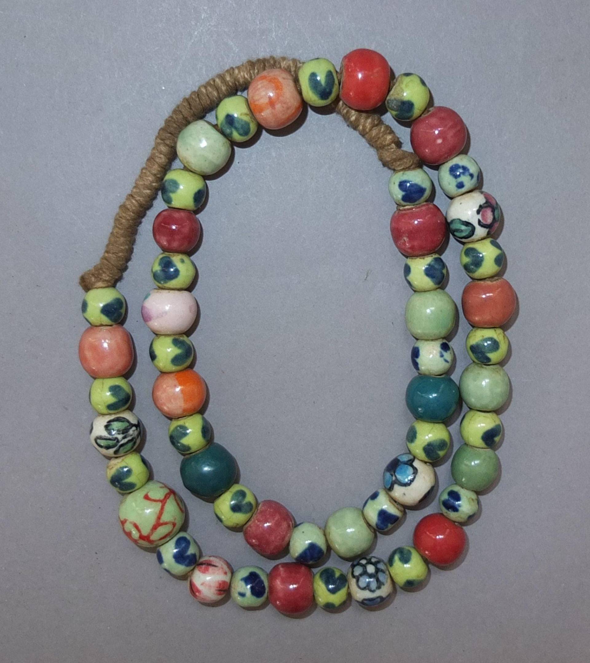 Handgefertigte Keramik Bead Halskette, Folk Art Schmuck, Nepal von oldmaya