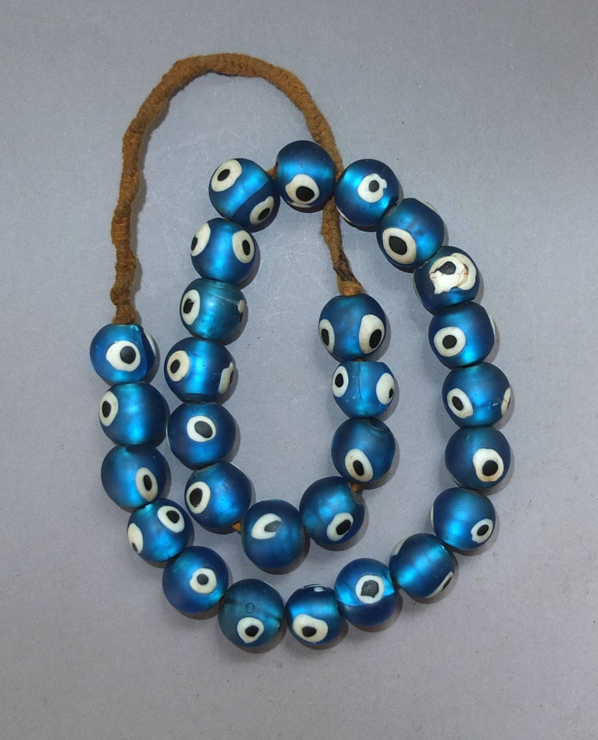 Handgemachte Nepal Glas Perlenkette, Blau Weißer Volksschmuck von oldmaya