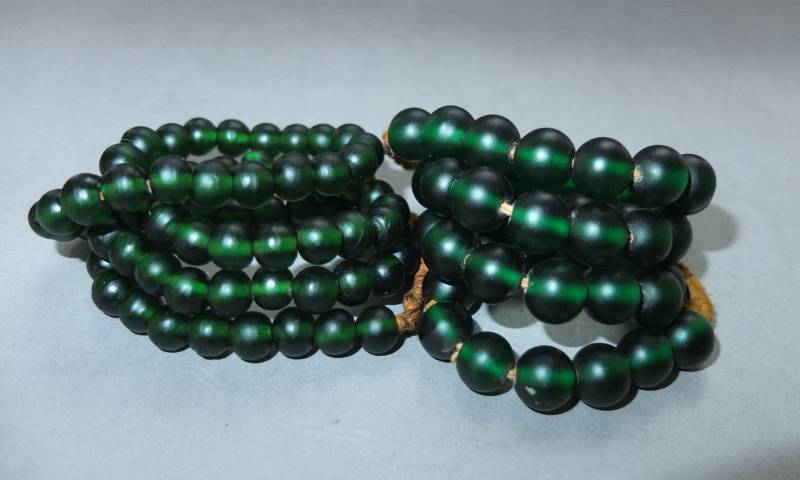 Zwei Handgemachte Grüne Glasperlenketten Aus Nepal von oldmaya