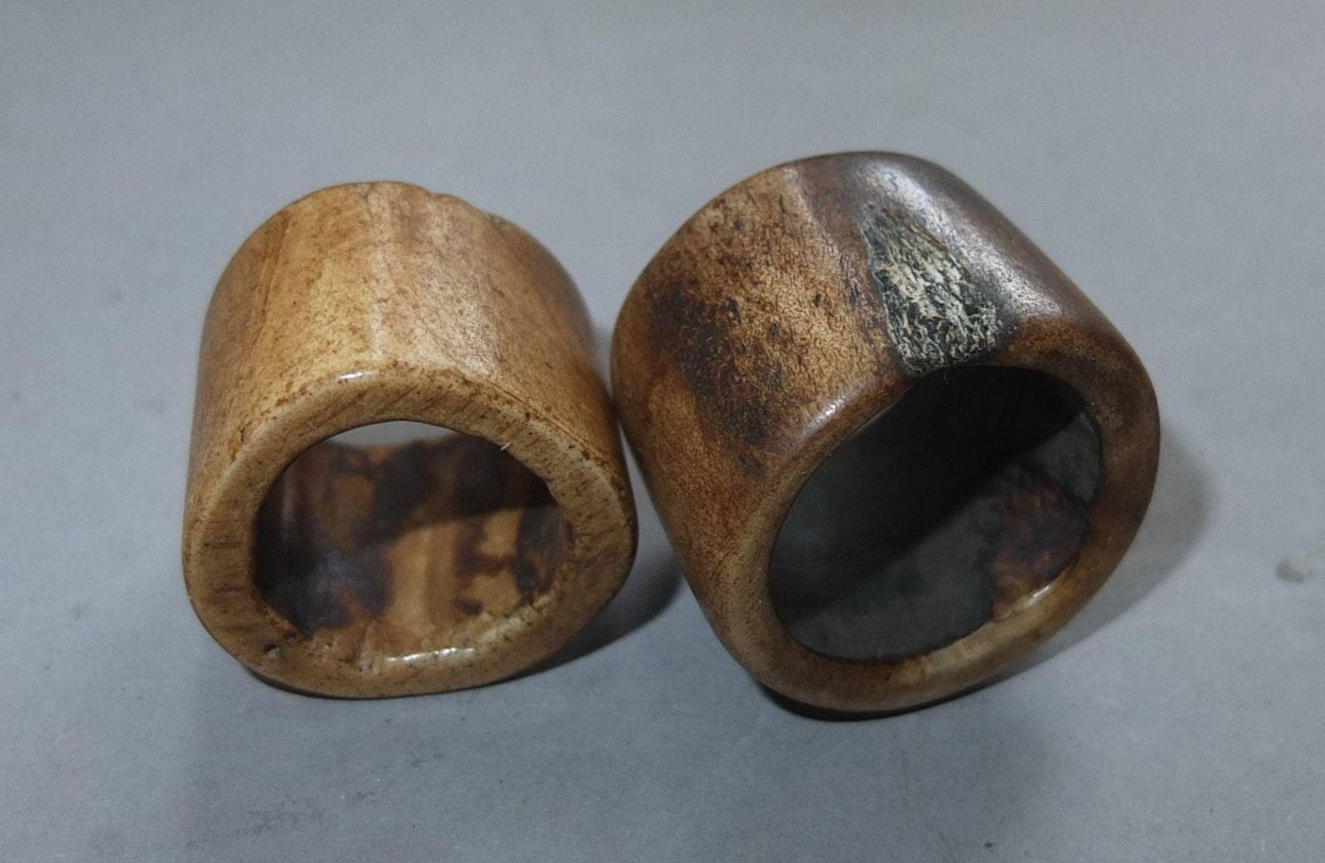 Zwei Naga Knochen Haarringe, Traditioneller Schmuck von oldmaya