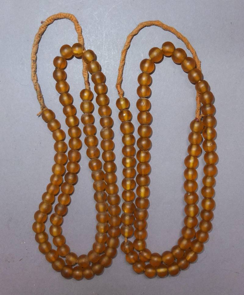 Zwei Perlenketten Mit Runden Gelben Glasperlen Aus Nepal von oldmaya