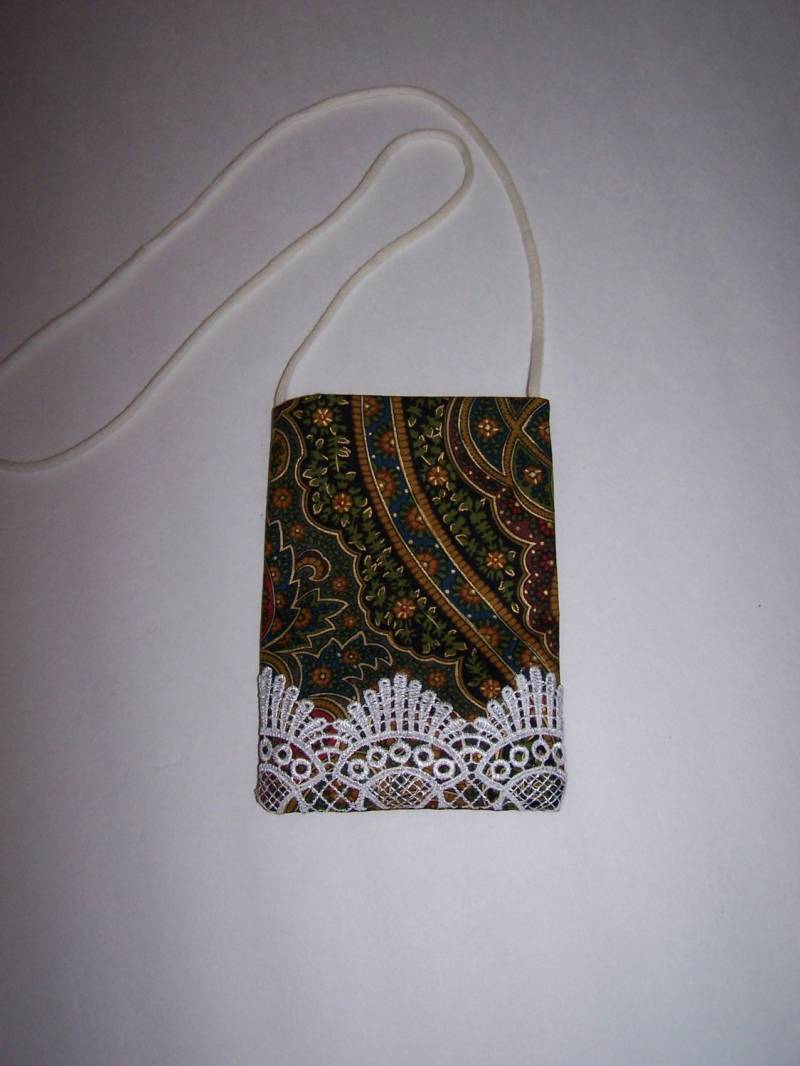 Beuteltasche Crossover-Telefontasche Klein Mehrfarbig Blumenmuster Mit Spitzenunterrand Handgemacht Gefüttert 16, 5 "x 4, 5" Beuteltasche Crossover-Telefontasche Klein Mehrfarbig Blumenmuster Mit Spitzenunterrand Handgemacht Gefüttert 16, 5 "x 4, 5" von oldspoolmom