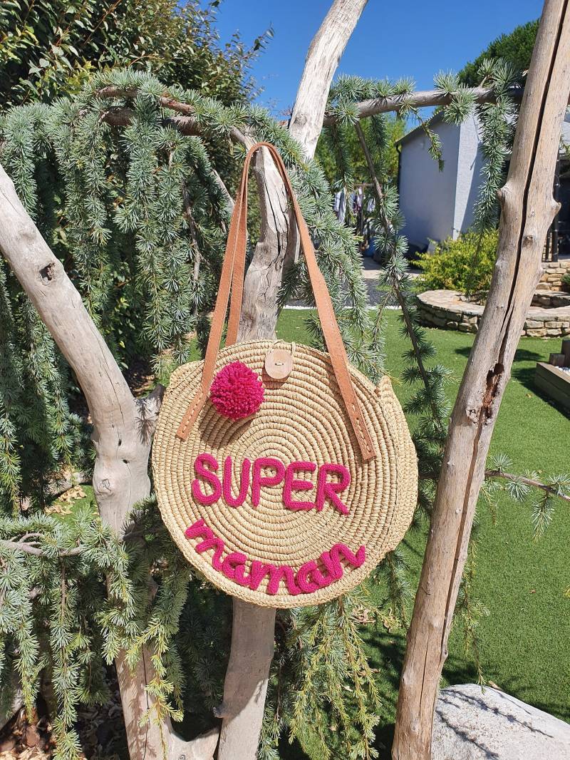 Mittelgroßer Runder Gehäkelter Bastkorb/Handtasche Mit Individualisierbarem Text von olgaetc