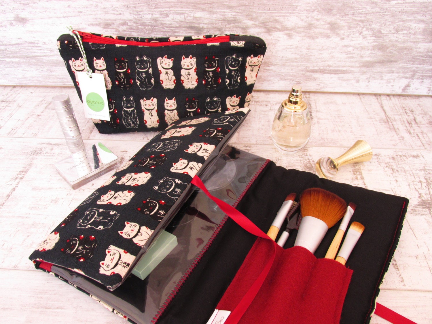 Lucky Cat Schminkkoffer Mit Bürsten Lucky Cat Schminkkoffer Mit Bürsten von olganna