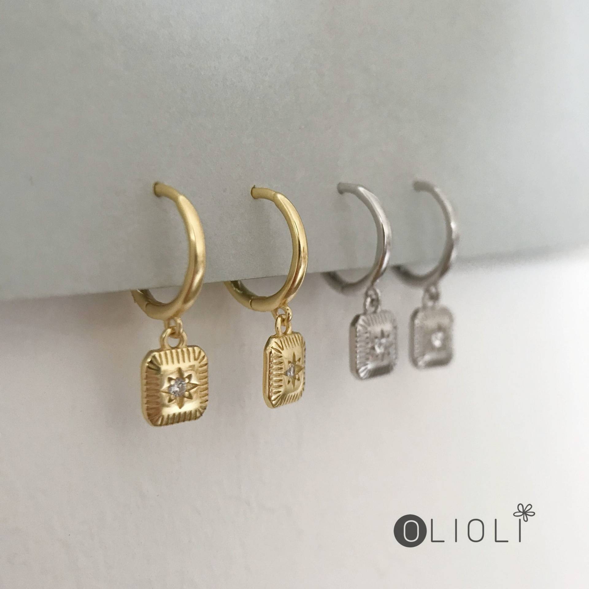 Mini Tag Ohrringe Mit Stern, Stacking Ohrringe, Gold Und Silber Set von olioliBoutique