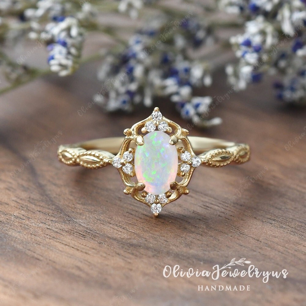 Antiker Opal Verlobungsring Gelb Gold Inspiriert Ring Frau Vintage Artdeco Blume Moissanite Natürlicher Halb Eternity Milgrain von oliviajewelryus