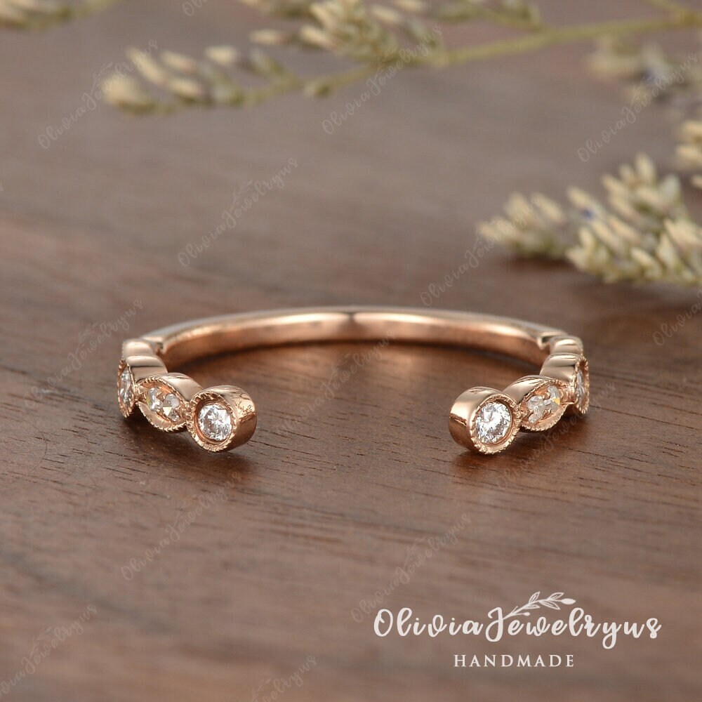 Offener Diamant Ehering Halb Eternity Frauen Ring Rose Gold Simulierter Band Milgrain Stapeln Passender Marquise Custom Fit von oliviajewelryus