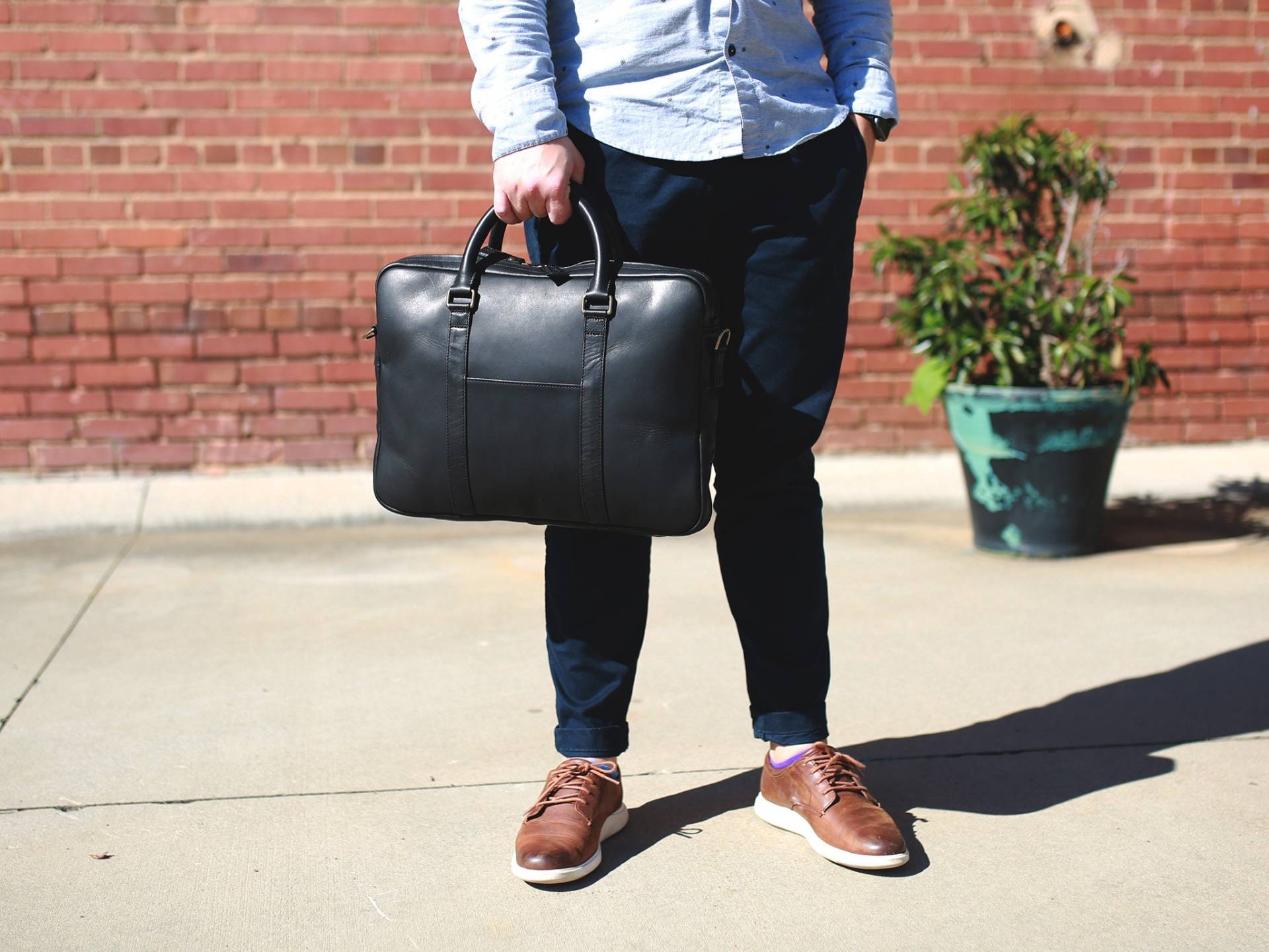 Schwarze Leder Macbook Umhängetasche/Laptop-Tasche Herren Aktentasche Premium Computer Tasche von olpr